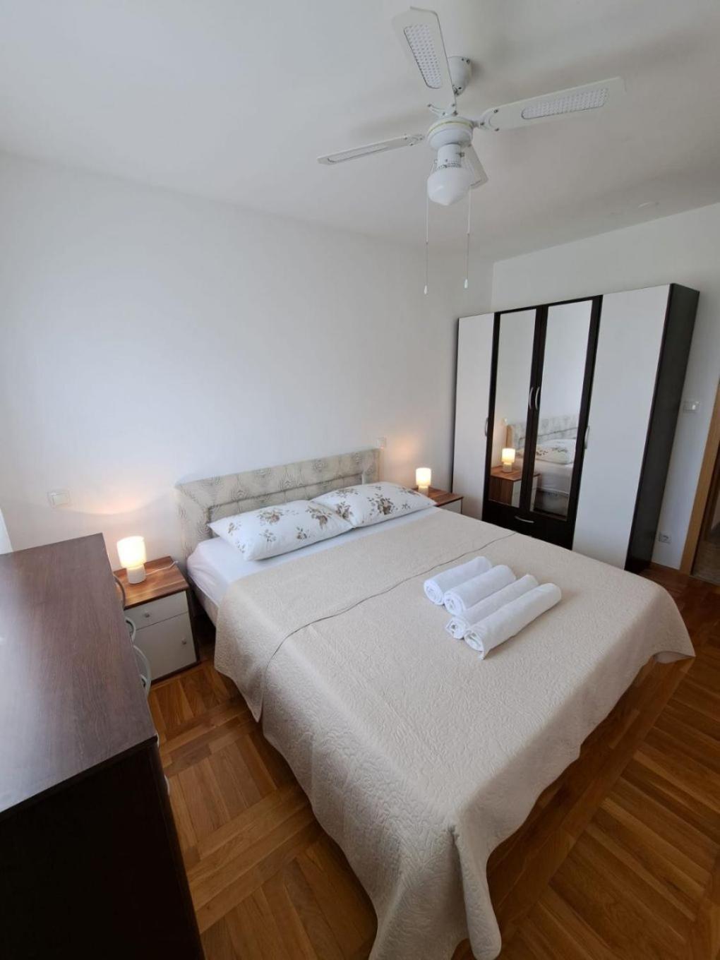 Apartment Slava - Close To The Mall Split Buitenkant foto